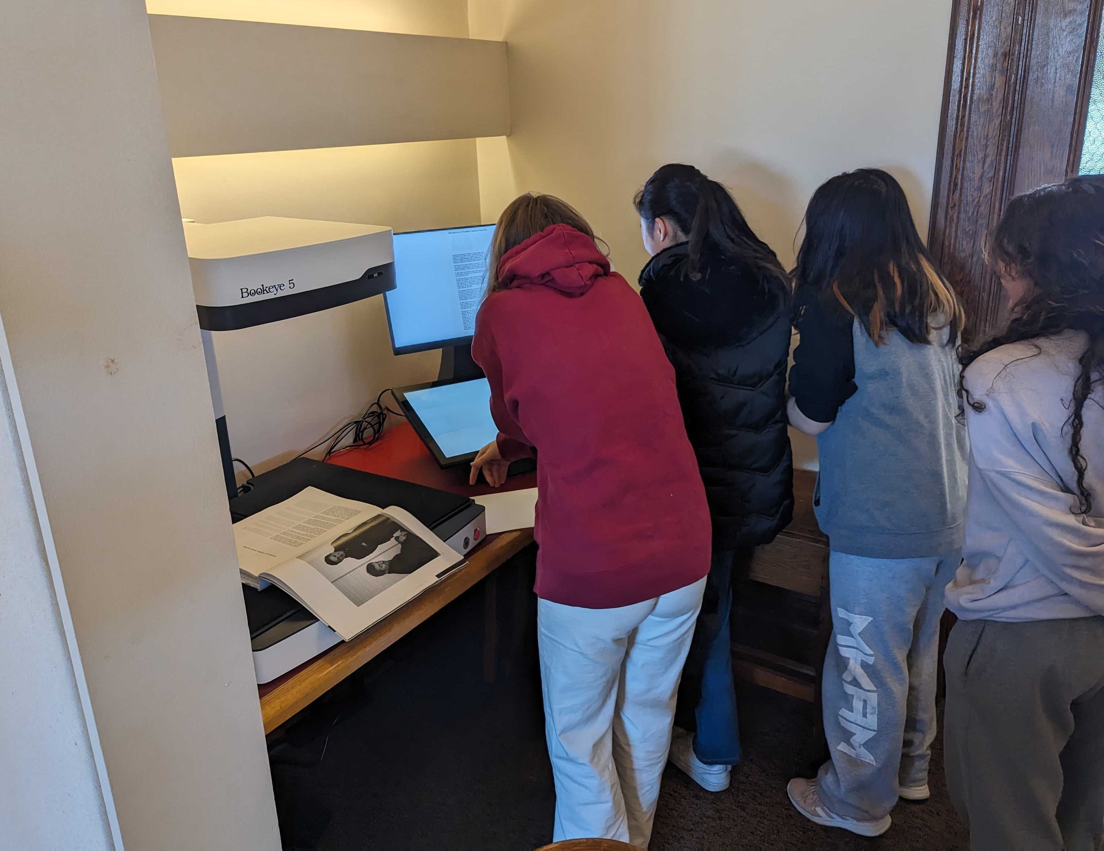 Students using the KIC in the Architecture Library